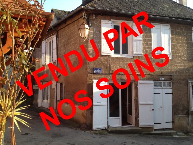 1052 EXCLUSIVITE : Maison de bourg  F3 restaurée LARCHE